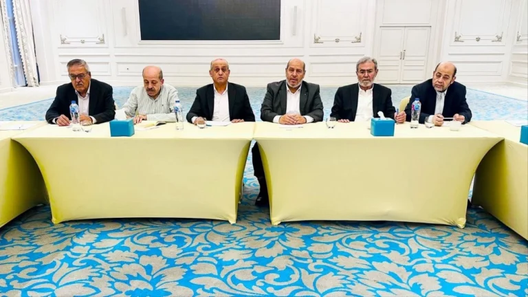 خليل الحية يطلع الفصائل على مستجدات مباحثات غزة والجهود السياسية الأخيرة